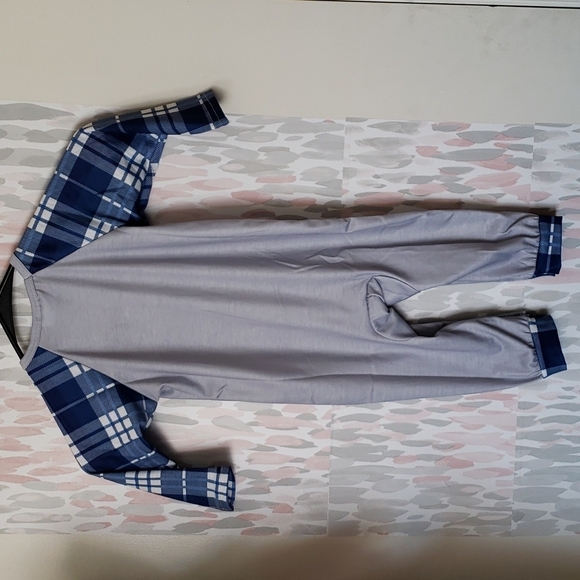 Chicmatchy Happy Hanukkah Gray and Blue Plaid Onesie Size 12 - Picture 2 of 7